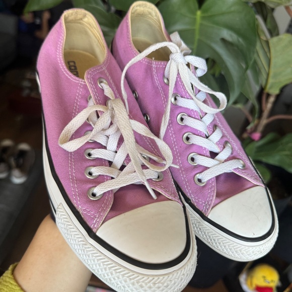 PRETTY ORCHID SNEAKS. - Picture 2 of 3